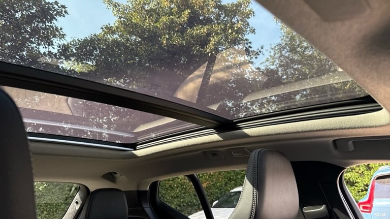 2025 Volvo XC40 Ultra, B4 Mild hybrid, Petrol, Dark Estate Petrol Automatic