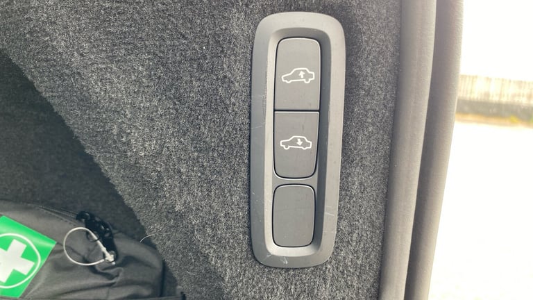 2024 Volvo XC90 2.0 T8 PHEV Ultra Dark 5dr AWD Geartronic Estate Estate Hybrid Automatic