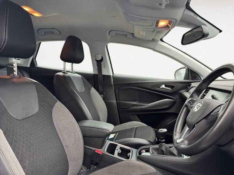 2019 Vauxhall Grandland X 1.5 Turbo D BlueInjection Sport Nav SUV 5dr HATCHBACK Diesel Manual