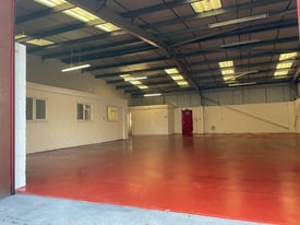 Suitable for art workshop U12a, 2,590 sq ft to let in Bowen Ind Est. Available from £450+VAT pw