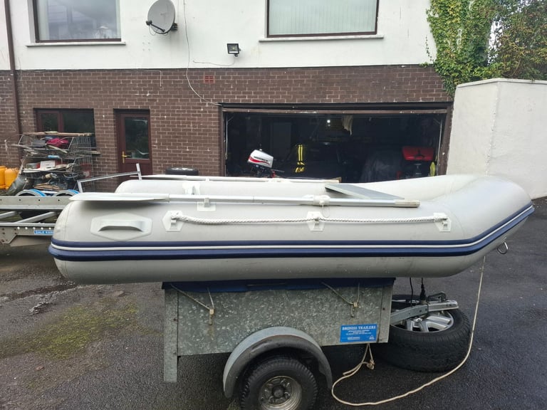 Waveline sib boat with mariner 4hp outboard