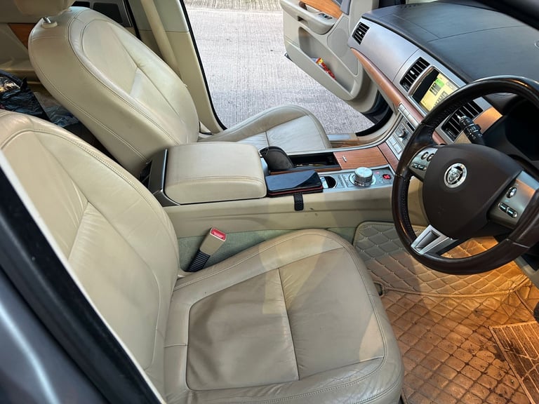 AUTO 2010 JAGUAR XF 3.0 V6 LUXURY 241 BHP 2 KEYS NOT LEON FR X TYPE XJ 530D 330D C350 CDI A45 A6 A5