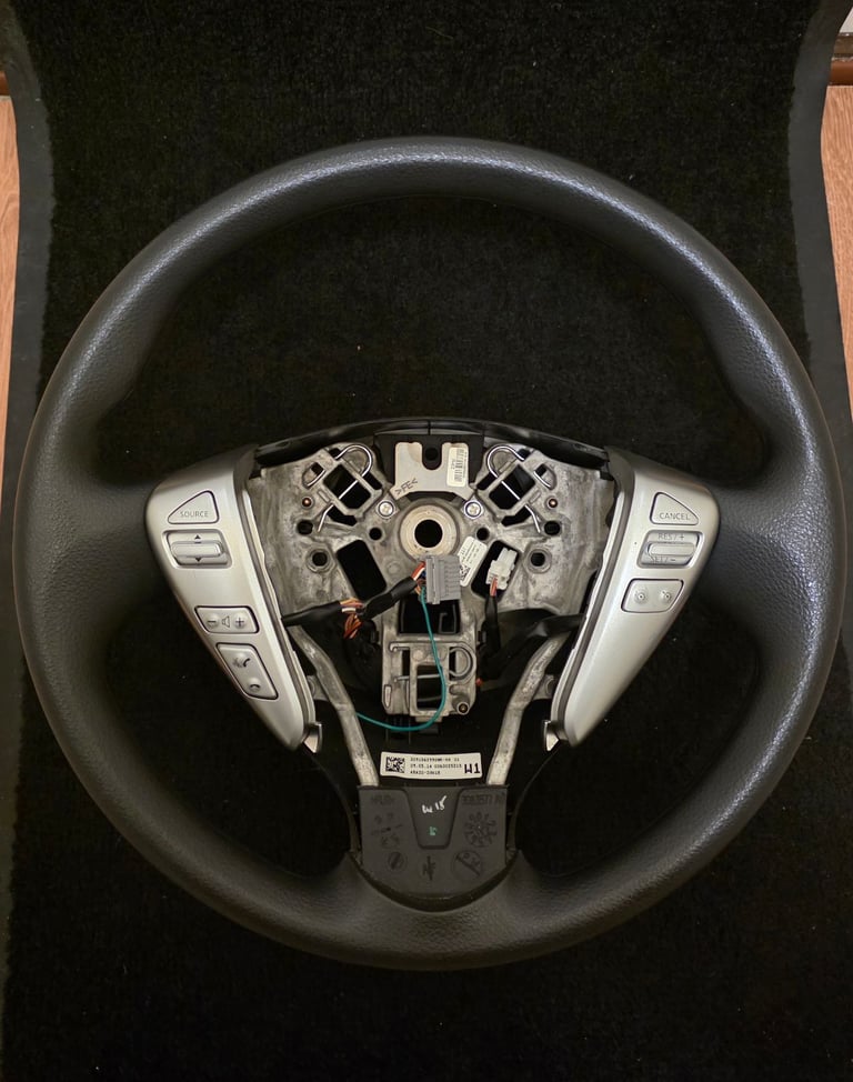 Nissan Note E12 Steering Wheel