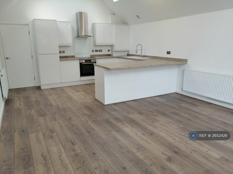 1 bedroom flat in Parkside East, Prenton, CH43 (1 bed) (#2652426)