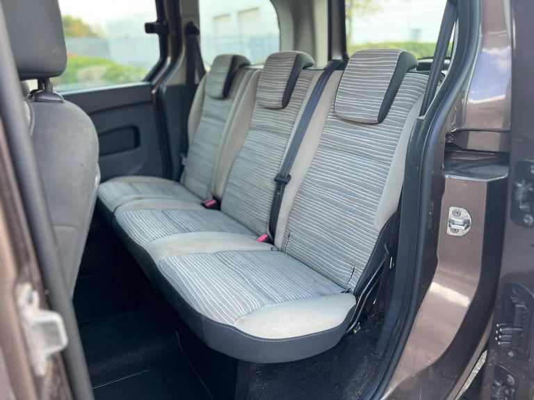 2011 Renault Kangoo 1.6 16V Expression Auto Euro 5 5dr MPV Petrol Automatic