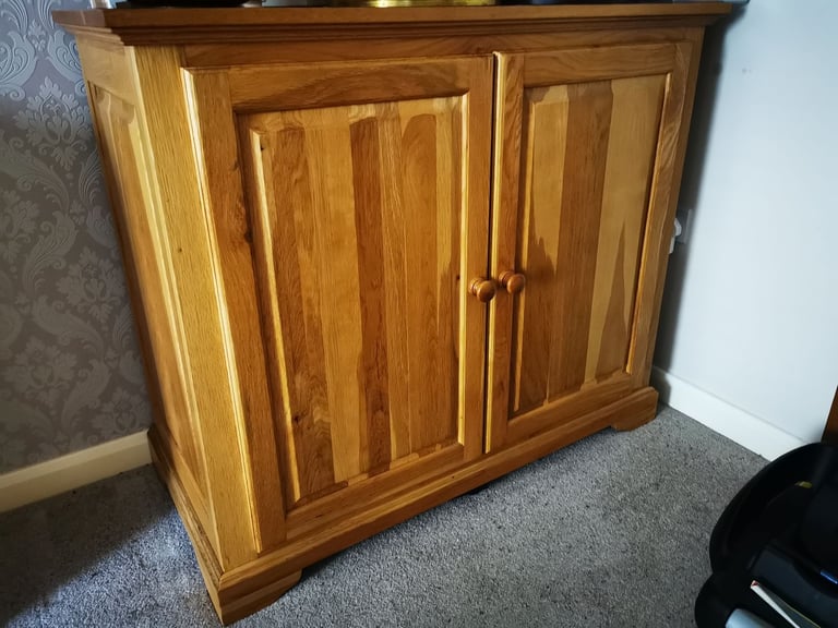 Solid oak cabinet cupboard storage unit 