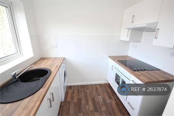 image for 2 bedroom flat in Sussex Road, St. Leonards-On-Sea, TN38 (2 bed) (#2637874)