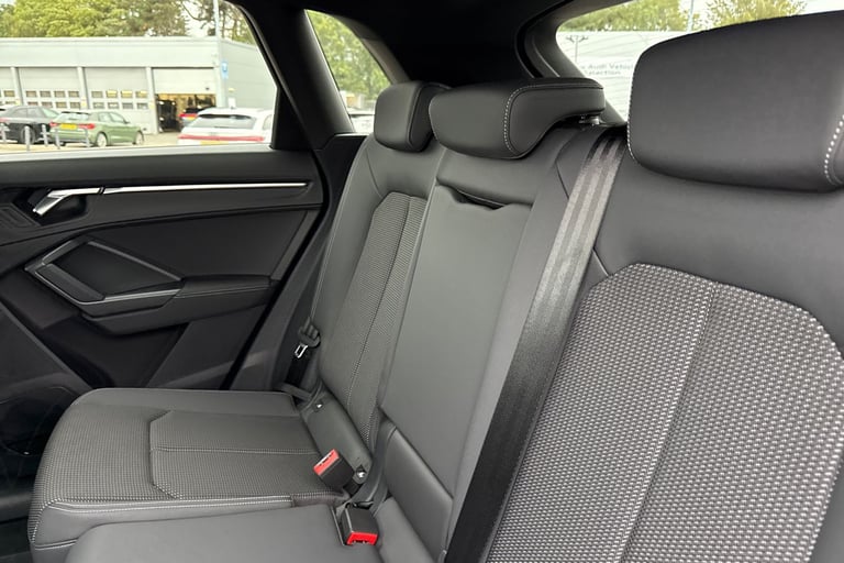 2022 Audi Q3 Black Edition 40 TFSI quattro 190 PS S tronic SUV PETROL Automatic