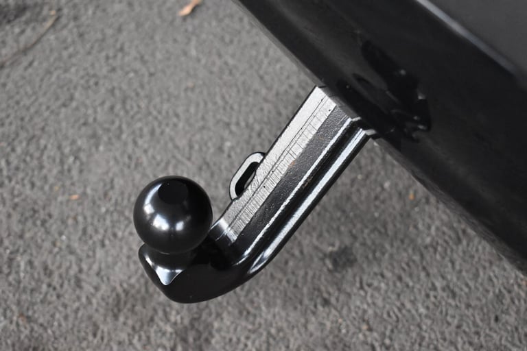 2021 Land Rover Range Rover Sport HSE SILVER+Panoramic Roof and Electric Deployable Tow Pack Esta...