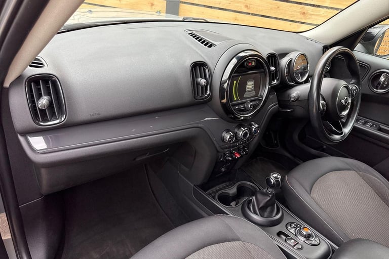2017 MINI Countryman 1.5 Cooper SUV 5dr Petrol Manual Euro 6 (s/s) (136 ps) HATCHBACK Petrol Manual