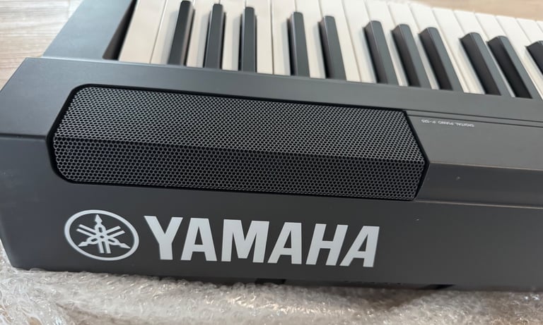 Yamaha P-125 Digital Piano 88-Key Weighted Keyboard with Pedal & Music Rest