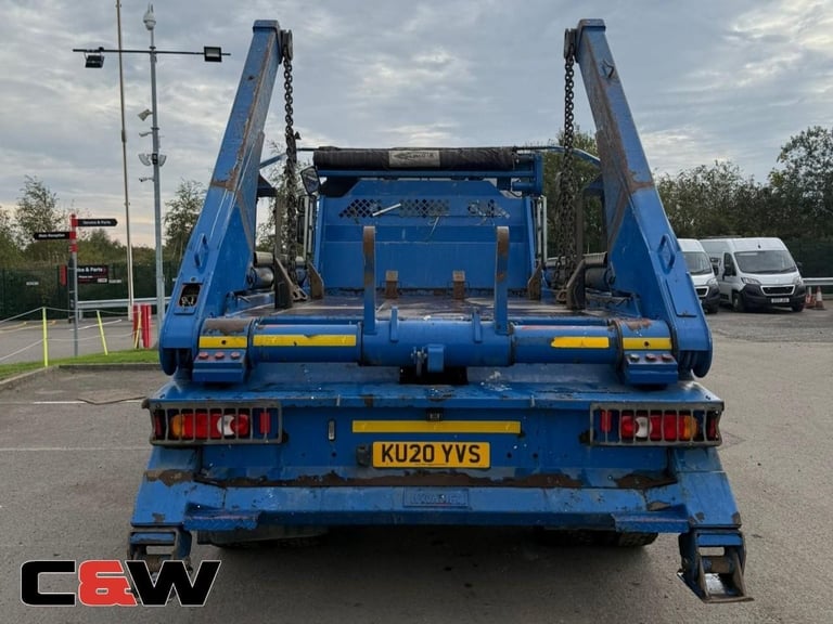 2020 (20) FL 250 18T 4x2 Skip Loader - 163,000Kms