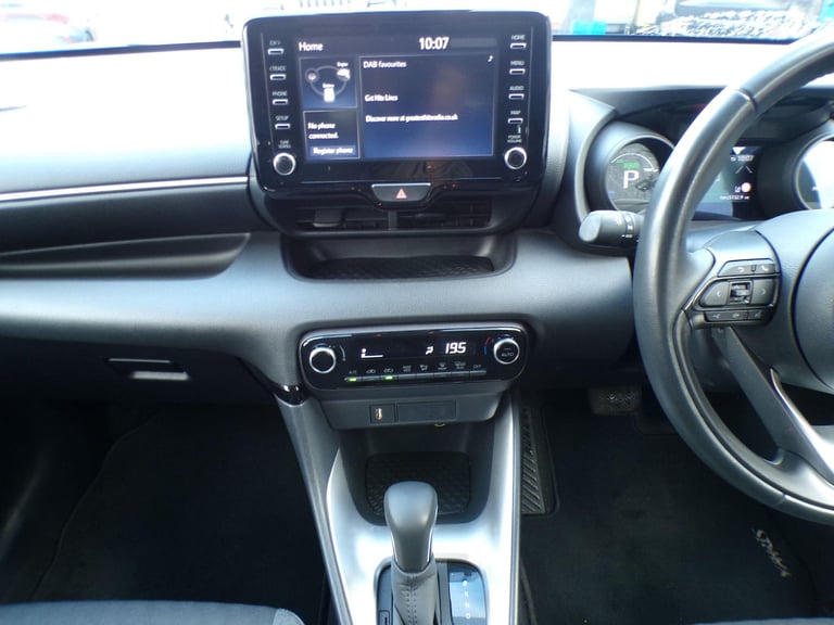 2021 Toyota Yaris 1.5 VVT-h Design Hatchback 5dr Petrol Hybrid E-CVT Euro 6 (s/s) (116 ps) HATCHB...