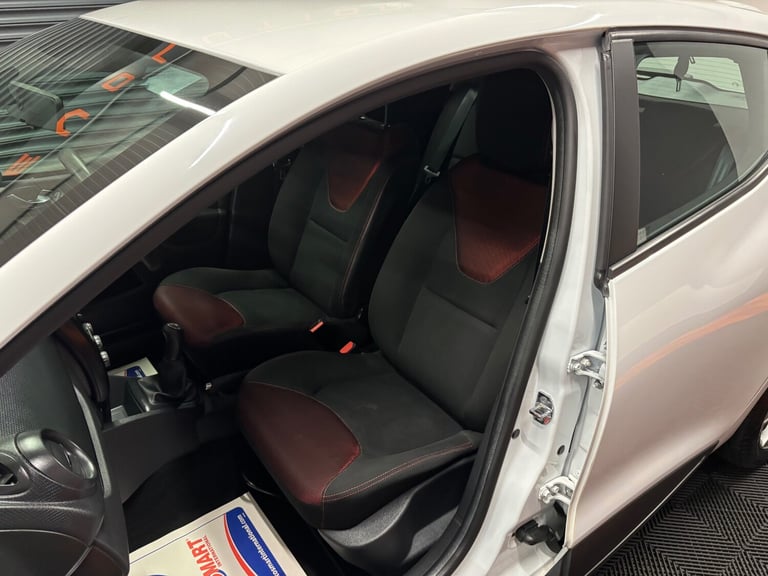 2016 Renault Clio 1.2 16V Play 5dr HATCHBACK Petrol Manual