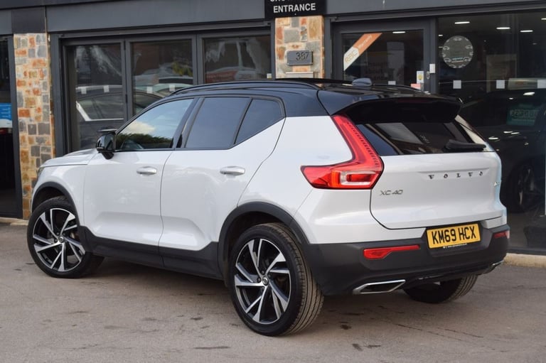 2019 Volvo XC40 2.0 D3 R DESIGN Pro 5dr Geartronic ESTATE DIESEL Automatic