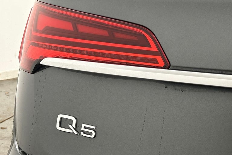  Audi Q5 S line 45 TFSI quattro 265 PS S tronic Petrol Automatic