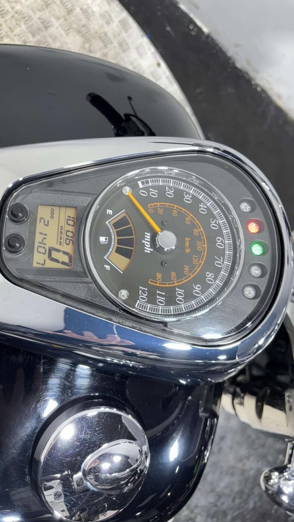 Suzuki Intruder 800 VZ C 2009 L0 21K MOT SERVICED CRUISER BIKE PANNIERS 800CC