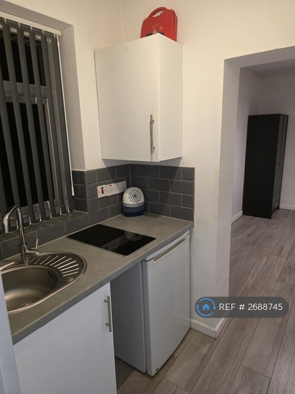 1 bedroom in Charlton Lane, London, SE7 (#2688745)