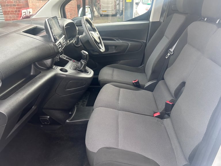 2021 Vauxhall Combo 2300 1.5 Turbo D 100ps H1 Sportive Van PANEL VAN Diesel Manual