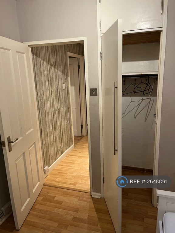 2 bedroom flat in Hartswood House, London, SW2 (2 bed) (#2648091)