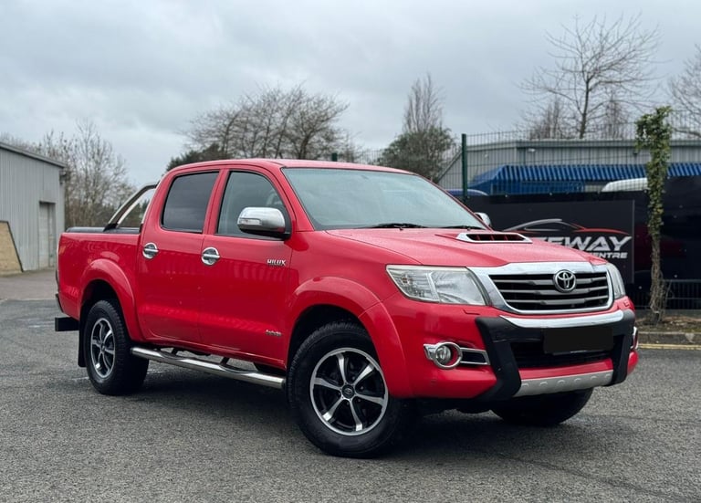 image for 2015 Toyota Hilux 3.0 D-4D Invincible X Auto 4WD Euro 5 4dr (Hi Over) PICK UP Diesel Automatic