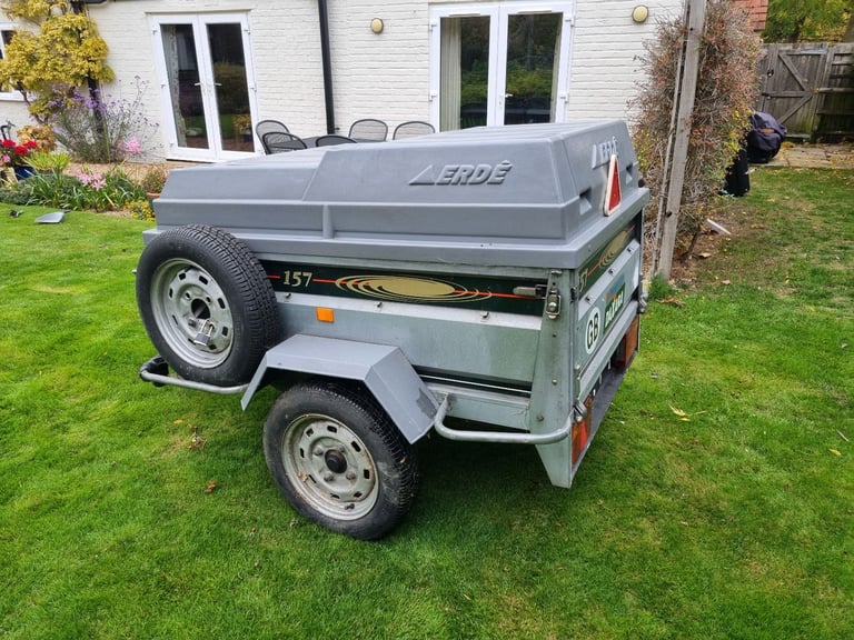 Erde Daxara 157 Trailer with Locking Lid