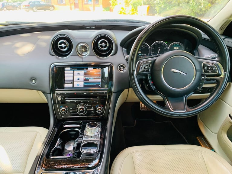 2014 Jaguar XJ 3.0d V6 Portfolio Auto Euro 5 (s/s) 4dr SALOON Diesel Automatic