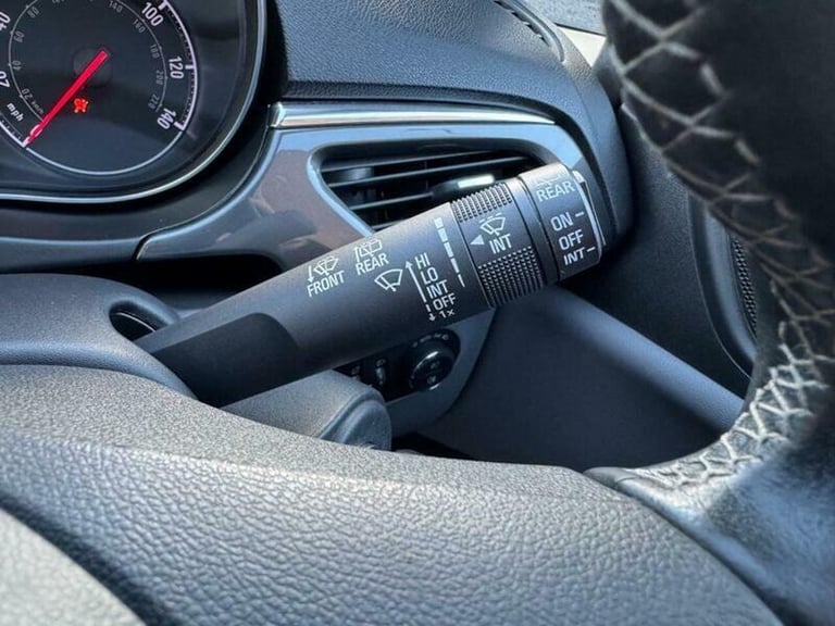 Vauxhall Corsa 1.4i ecoFLEX SE Hatchback 5dr Petrol Manual Euro 6 (90 ps)