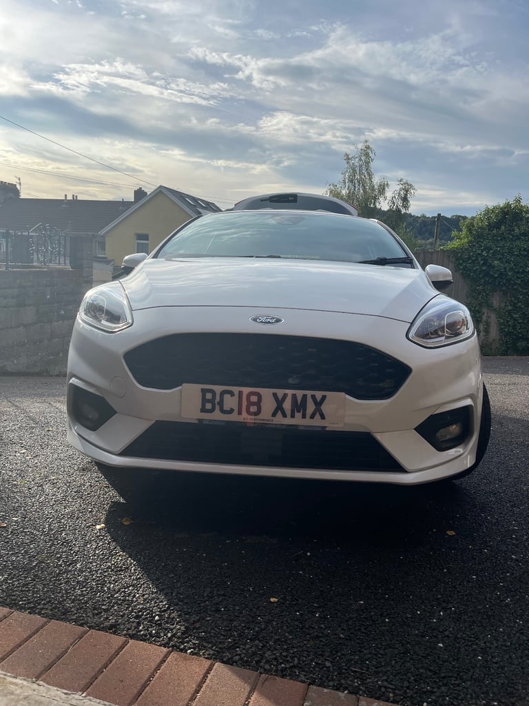 2018 1L Ford Fiesta ST Line - 3 door - White - B&O speaker system 