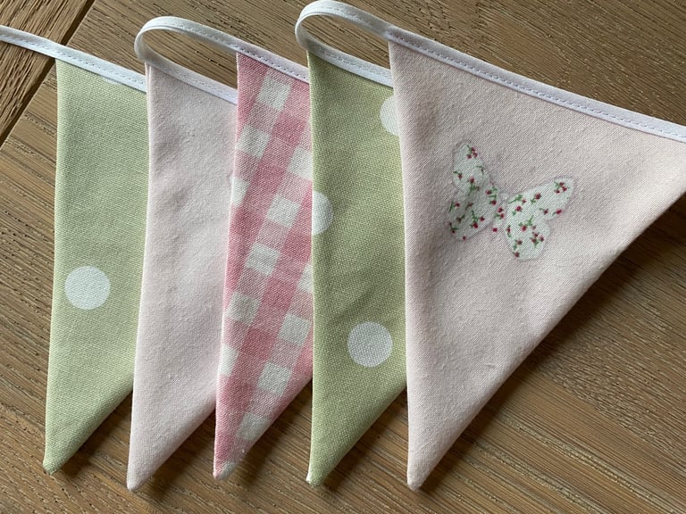 Bella Butterfly bunting