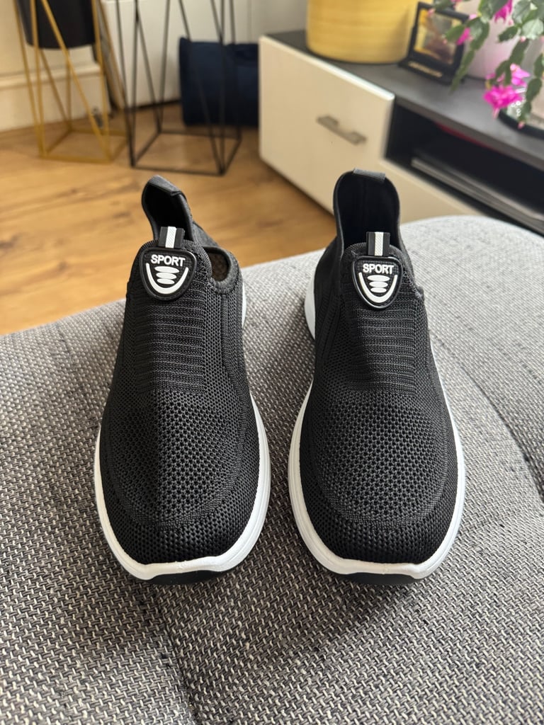 New shoes black lightweight 
