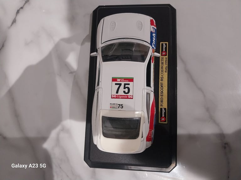 Burago Ford Escort RS Cosworth 1/24 Scale Model Car 1994 Rally