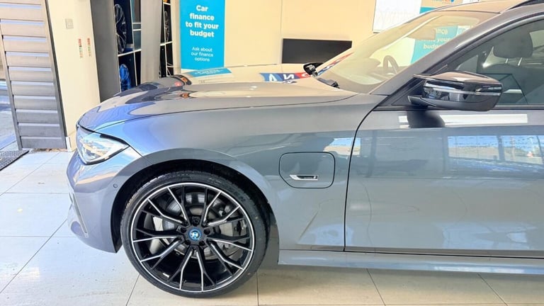 2022 BMW 3 Series 2.0 330e 12kWh SE Pro Touring Auto Euro 6 (s/s) 5dr Estate PETROL/ELECTRIC Auto...