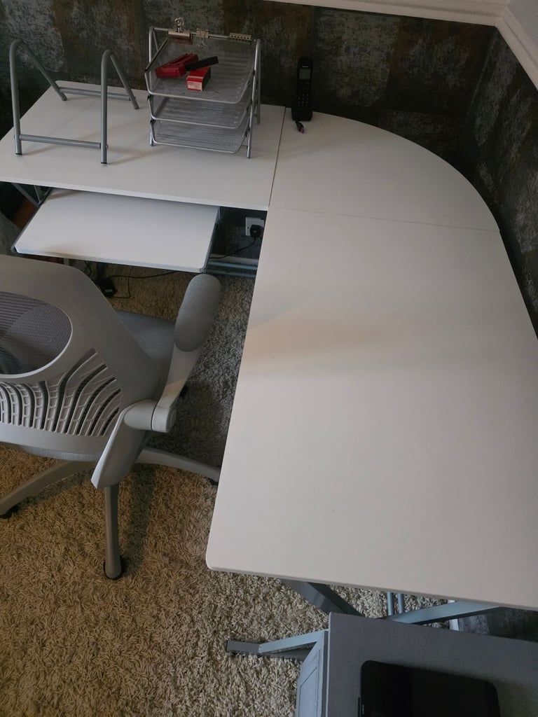 Home office corner desk & chair