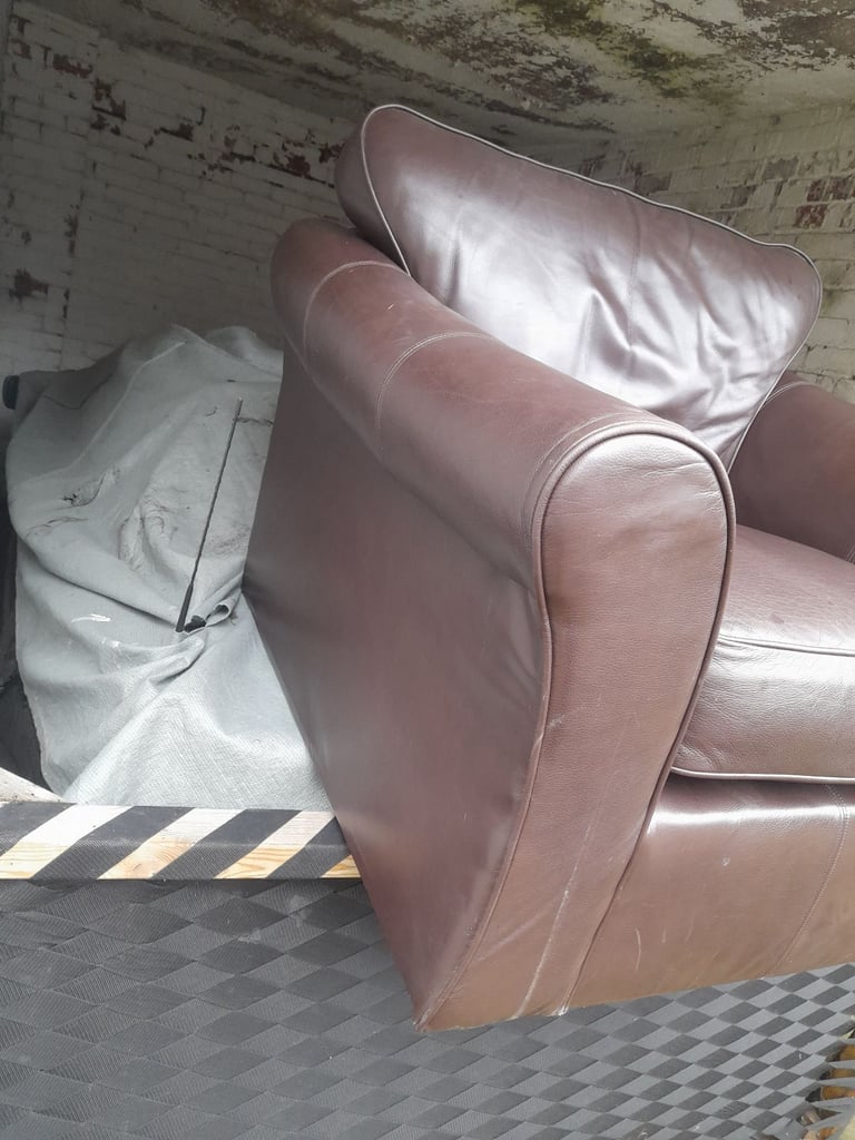 SOFA AND EXTENSION LEAD 