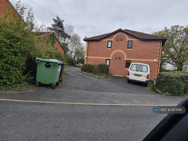 1 bedroom flat in Worcester, Worcester, WR5 (1 bed) (#2678116)