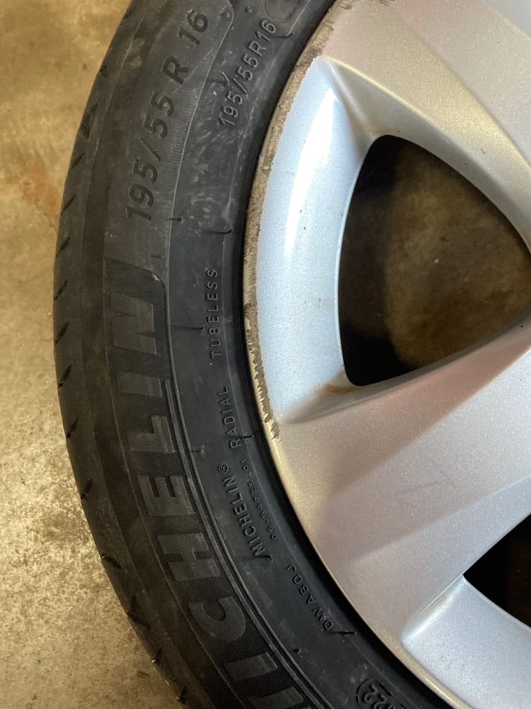 Vauxhall CORSA D 16” alloy wheel and tyre 