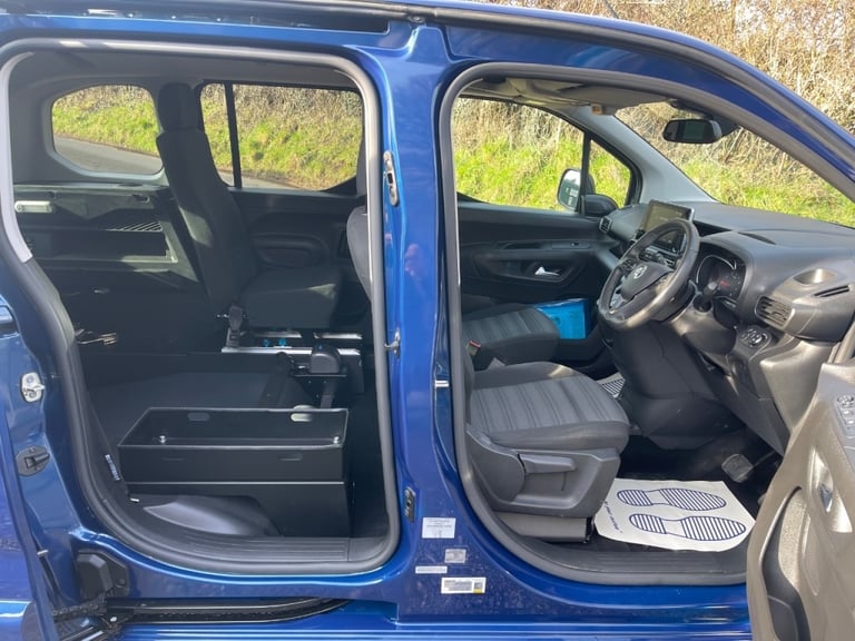  Vauxhall Combo-life 1.2 Turbo 130 SE 5dr AUTOMATIC WHEELCHAIR ACCESSIBLE