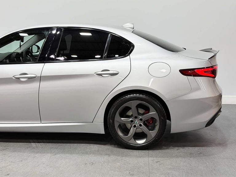 2017 Alfa Romeo Giulia 2.2 JTDM-2 180 Speciale 4dr Auto SALOON DIESEL Automatic