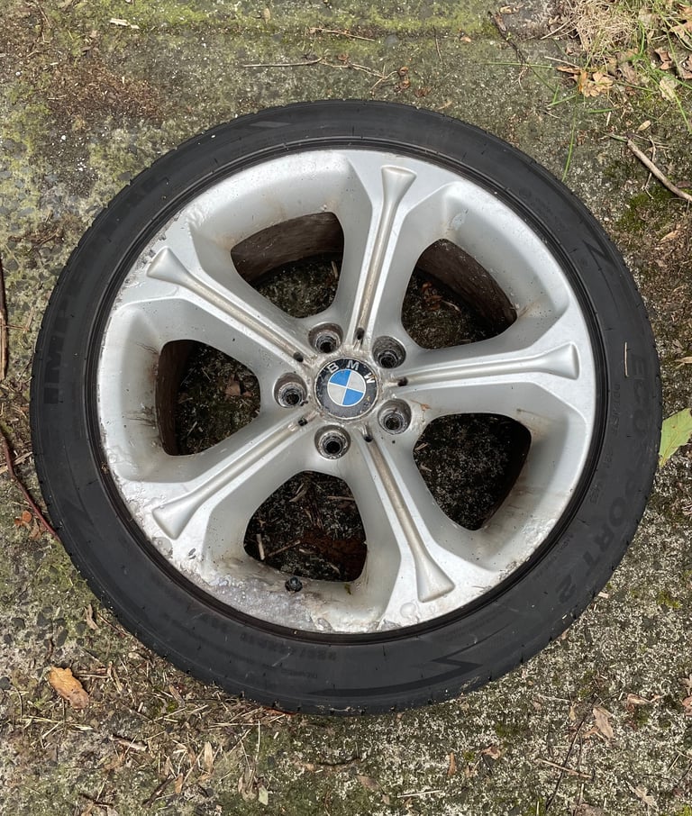 18” Genuine BMW Alloys 225/45R18