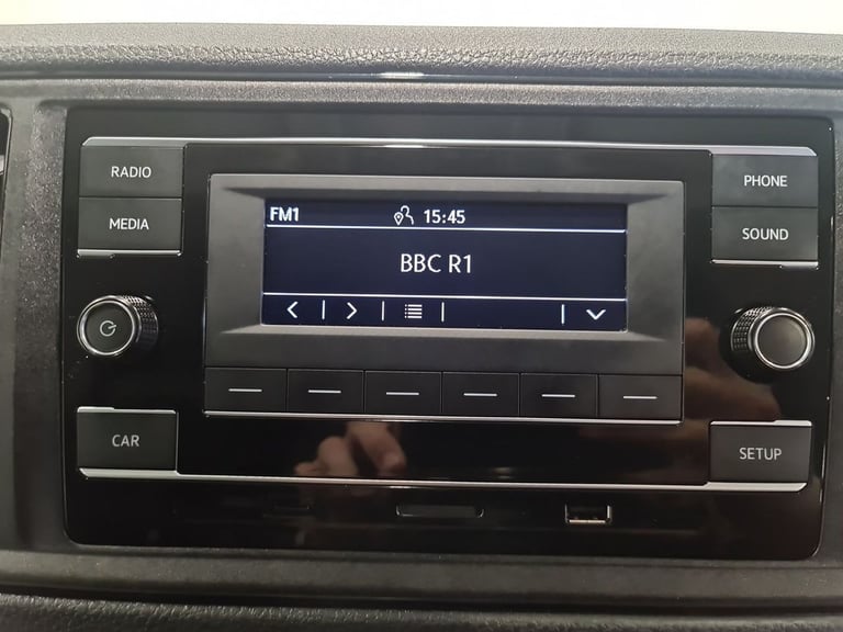 VOLKSWAGEN CRAFTER 2.0 TDI CR30 STARTLINE P/V FWD H/R 102 BHP MWB DIESEL