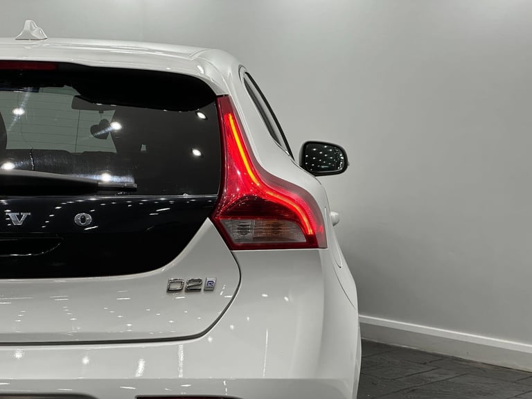 2017 Volvo V40 2.0 D2 R-Design Nav Plus Auto Euro 6 (s/s) 5dr HATCHBACK Diesel Automatic