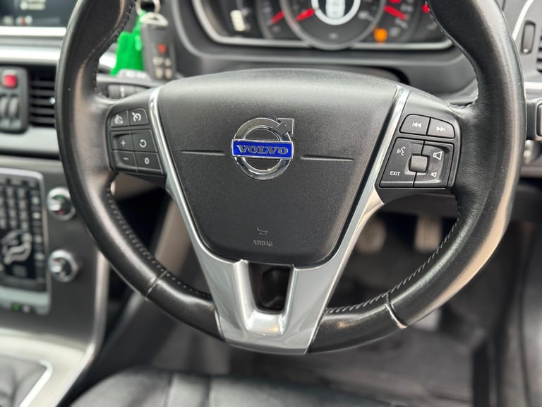 2016 Volvo V40 2.0 D3 SE Lux Nav Euro 6 (s/s) 5dr HATCHBACK Diesel Manual