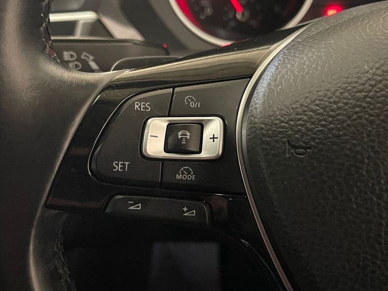 2018 Volkswagen Tiguan 2.0 TDI SE Navigation SUV 5dr Diesel DSG Euro 6 (s/s) (150 ps) ESTATE Dies...