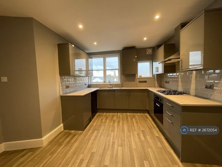 2 bedroom flat in Albion Place, Ramsgate, CT11 (2 bed) (#2672054)