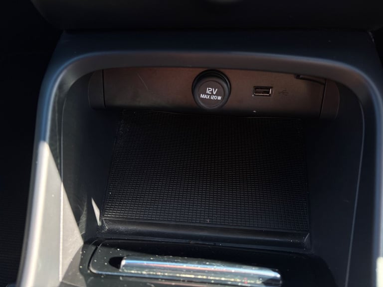 2020 Volvo XC40 1.5 T3 [163] R DESIGN 5dr Geartronic Estate PETROL Automatic