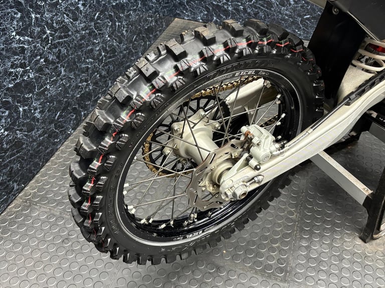 Husqvarna TC 125 2023 (MX / MOTOCROSS / ENDURO ) @ AJ TRADING