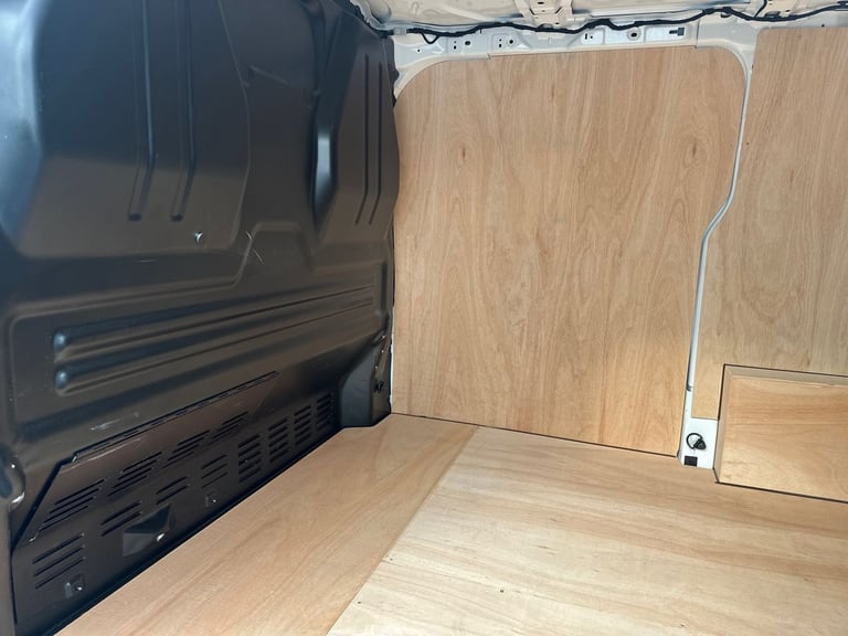  Volkswagen Transporter Panel Van 2.0 Tdi T28 Commerce Plus Panel Van 5dr