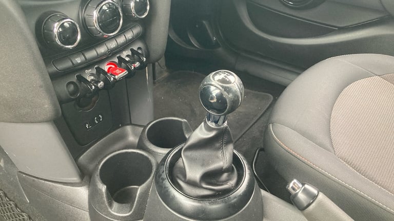 2016 MINI Hatch 1.5 Cooper 5dr Petrol Hatchback Hatchback Petrol Manual