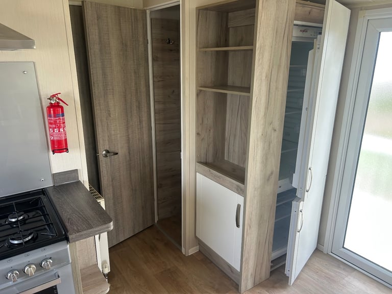 Mobile home for sale - 11.5 month season - Burgh Castle, Great Yarmouth